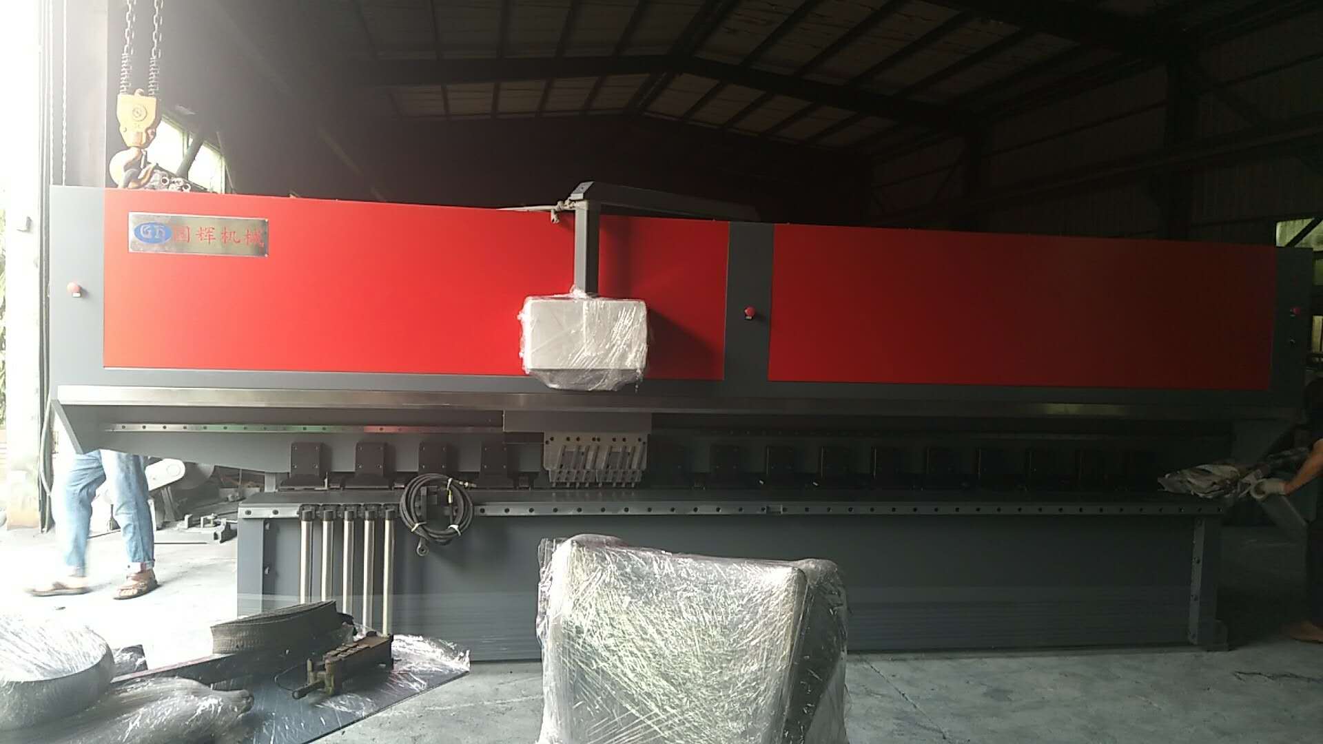 機器打包中，即將裝車送至客戶