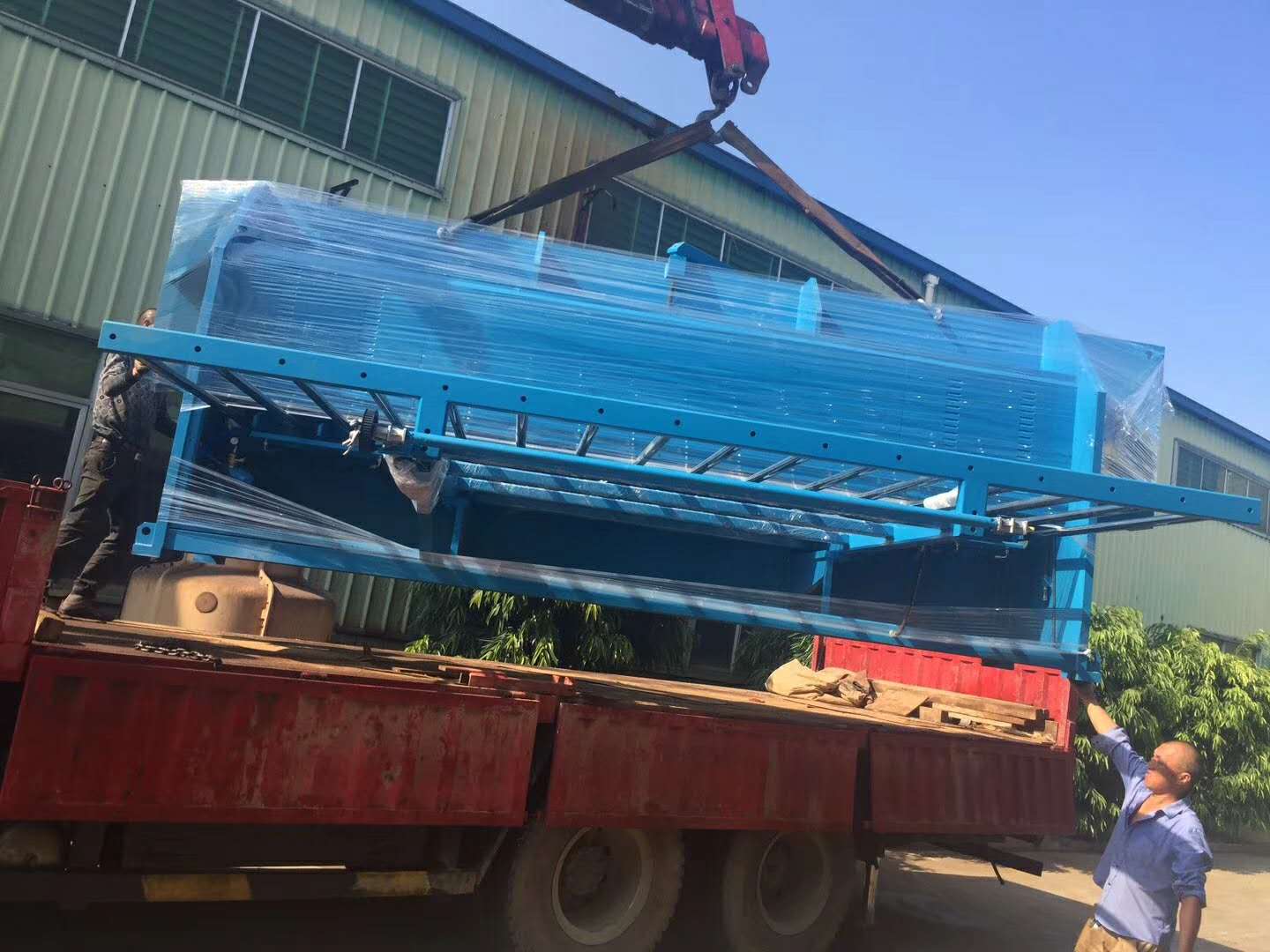 感謝深圳藝成不銹鋼惠購我司4米雙頭數(shù)控刨槽機